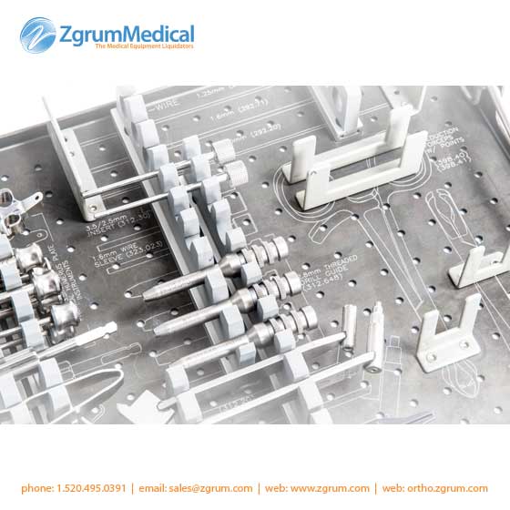 Synthes Locking Small Fragment Set LCP with Self tapping screws 105.434