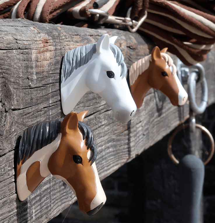 Patères tête de chevaux résine peinte CAPVENTURE