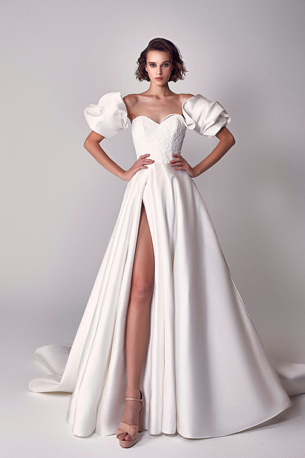 5 Reasons to Go for That Luxury Wedding Dress - Esposa Group