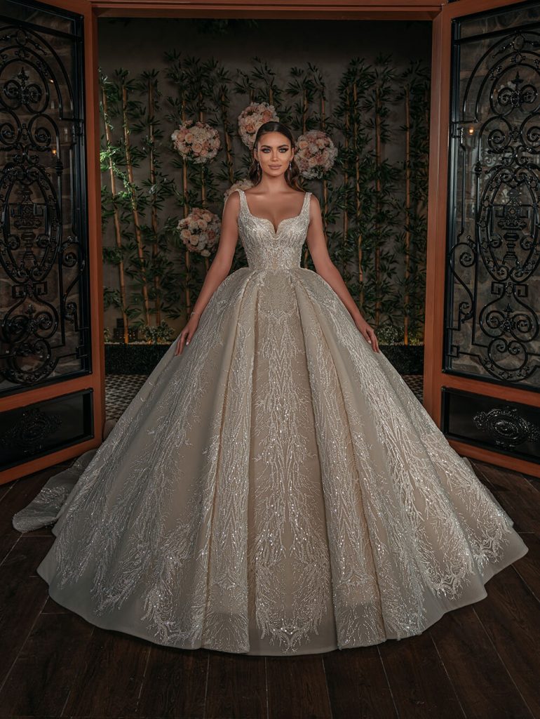 5 Reasons to Go for That Luxury Wedding Dress - Esposa Group