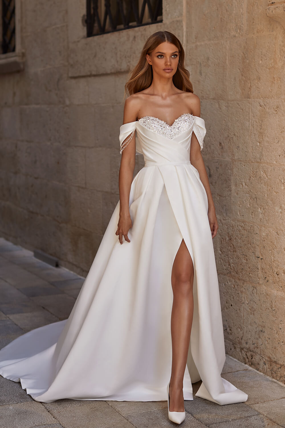iff the shoulders wedding gown