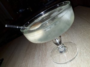 lychee martini, lychee martini recipe, how to make a lychee martini, how to make lychee martini, lychee martini cocktail, lychee martinis