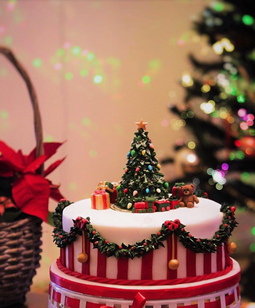 50 Famous National Fruitcake Day Quotes, Wishes & Messages