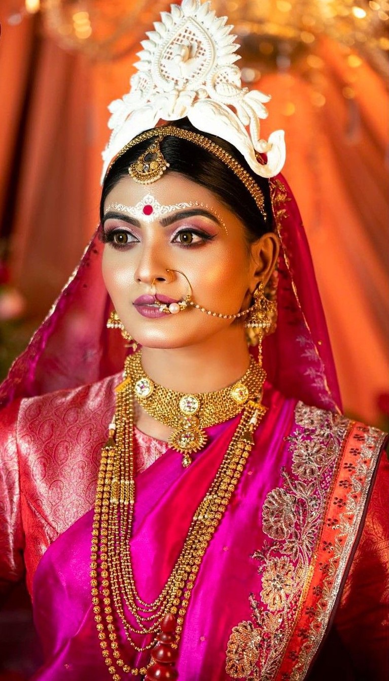 Top 15 Bengali Bride Mukut Designs for the Most Beautiful Look