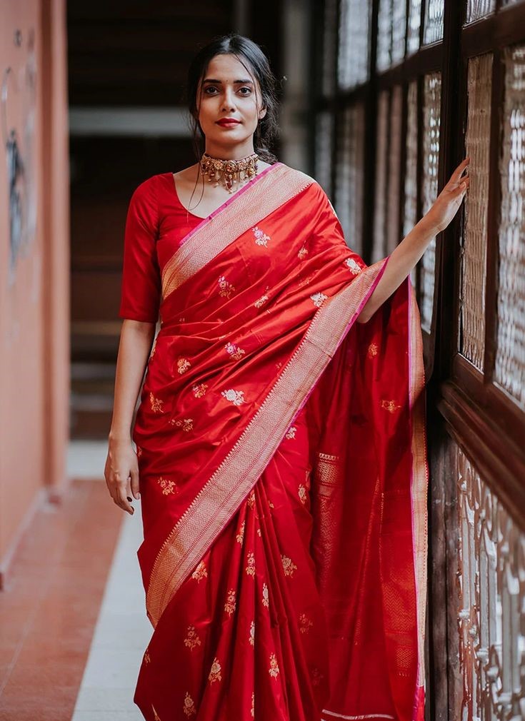 12 Beautiful Bengali Saree Look Ideas for the Top-Notch Style