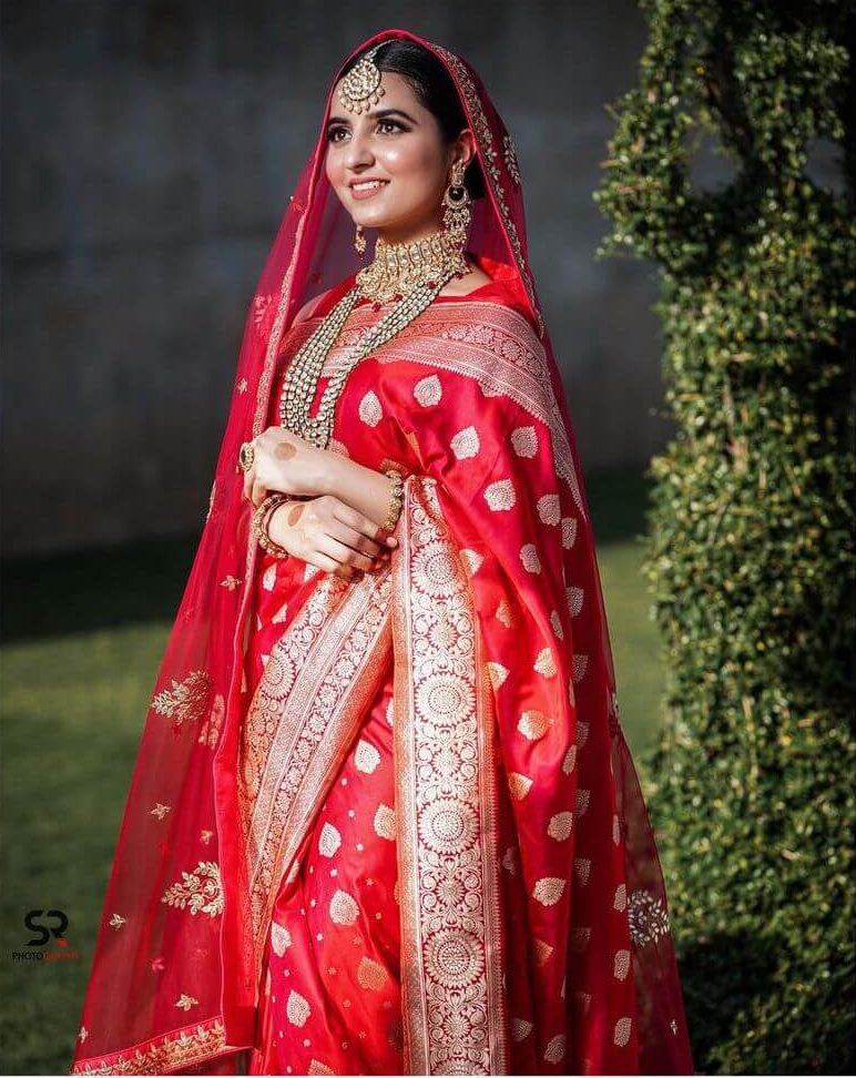 Marriage on sale banarasi saree