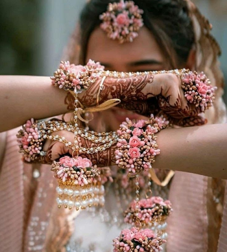 Bride on sale flower jewellery