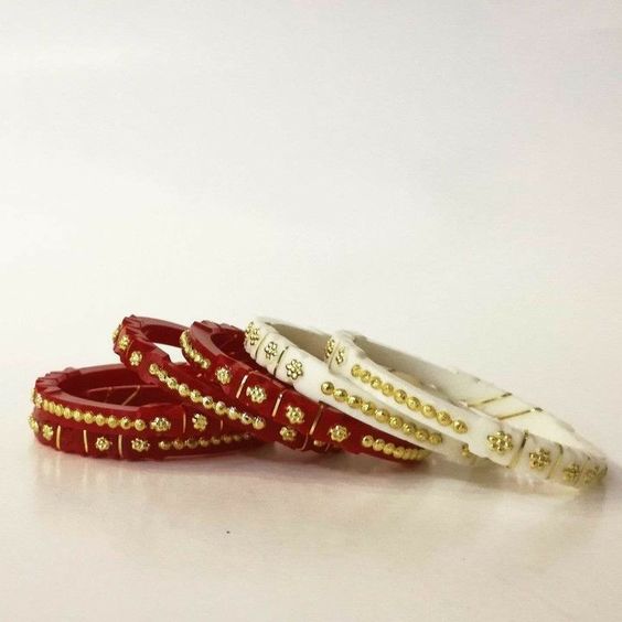Floral Design Pola Gold Bangle | Tanishq