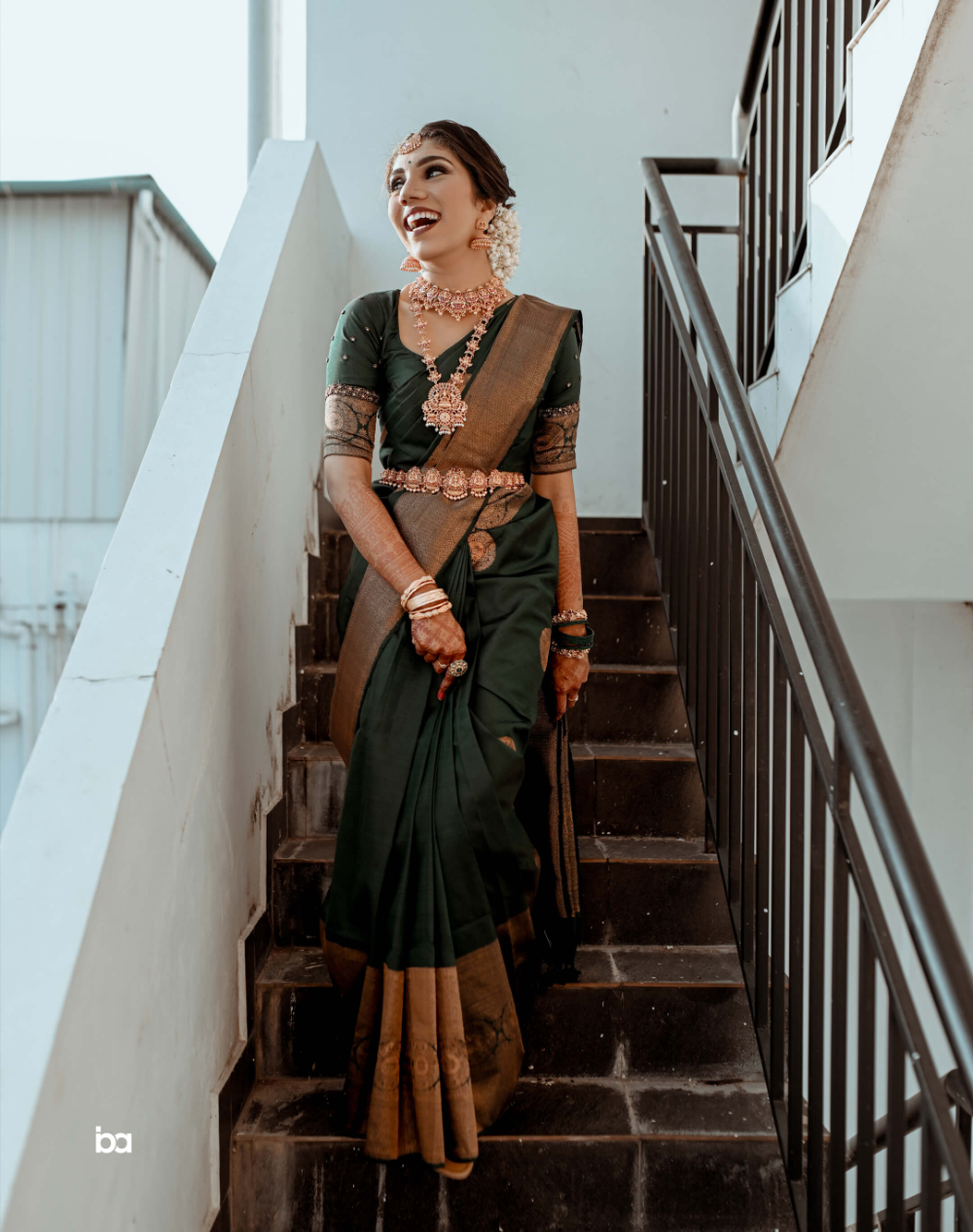 Dharsha Gupta, actress, gorgeous, green saree traditional, greenish,  heroine, HD phone wallpaper | Peakpx