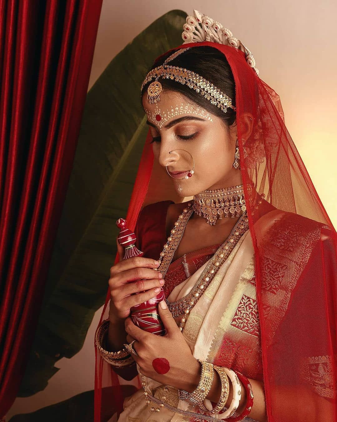 Discover 10 Best Modern Bengali Wedding Saree For A Stunning Bridal Look