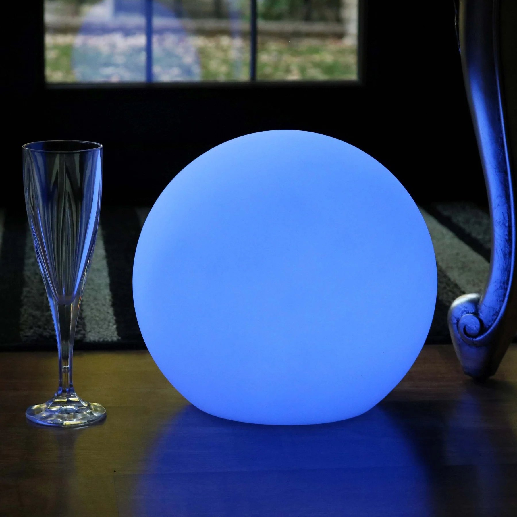 Light up glow ball centrepiece - blue