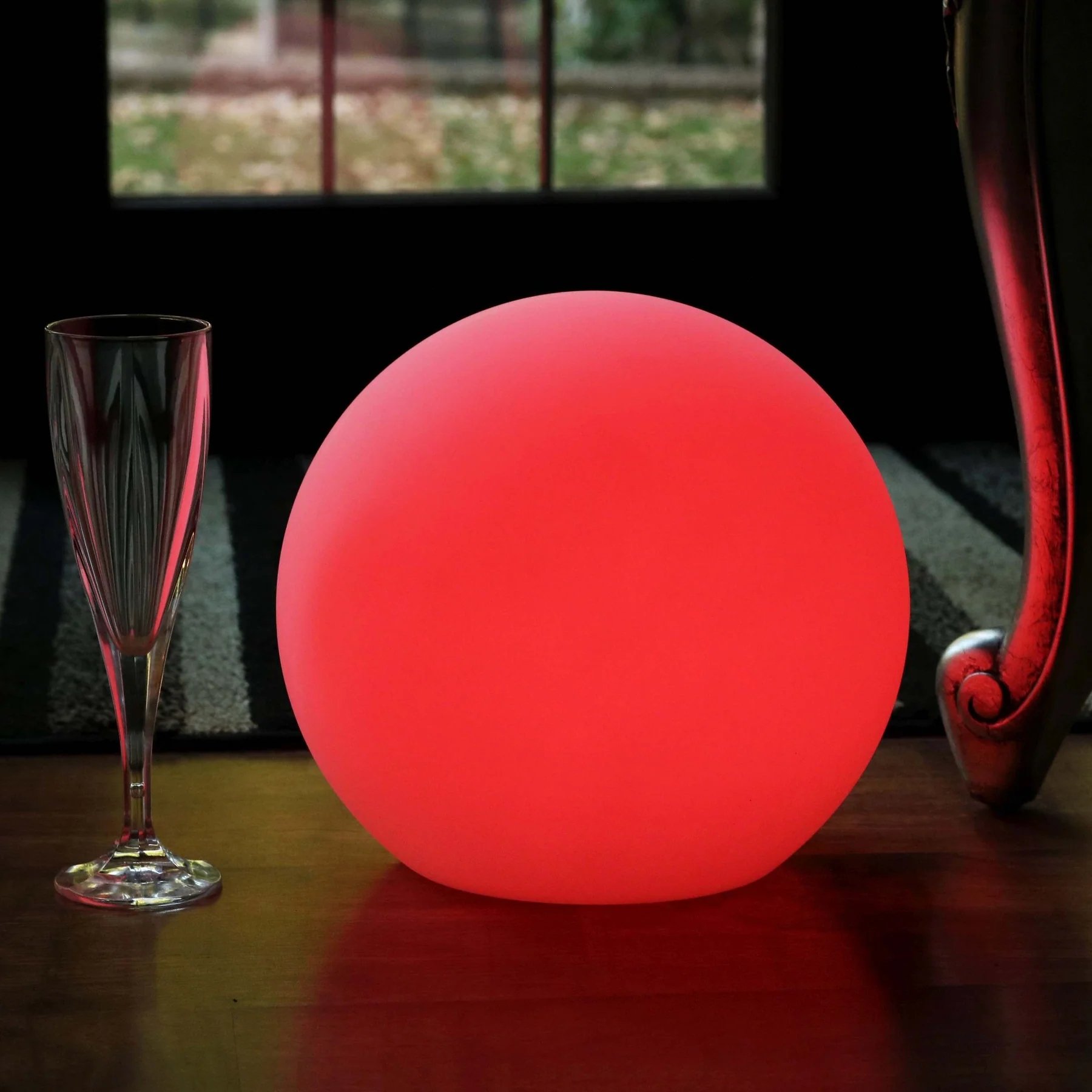 Light up glow ball centrepiece - red