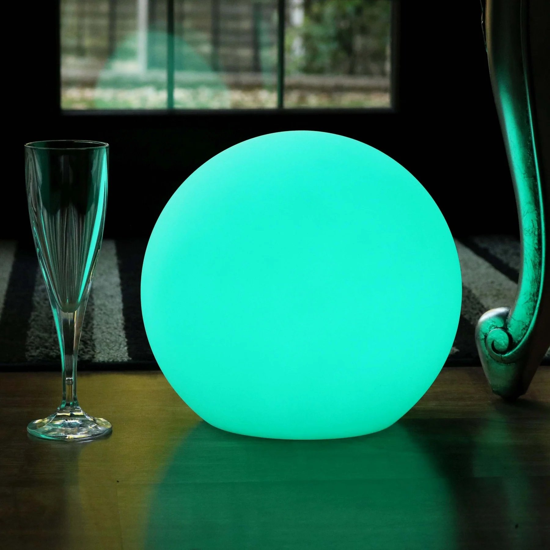 Light up glow ball centrepiece - green