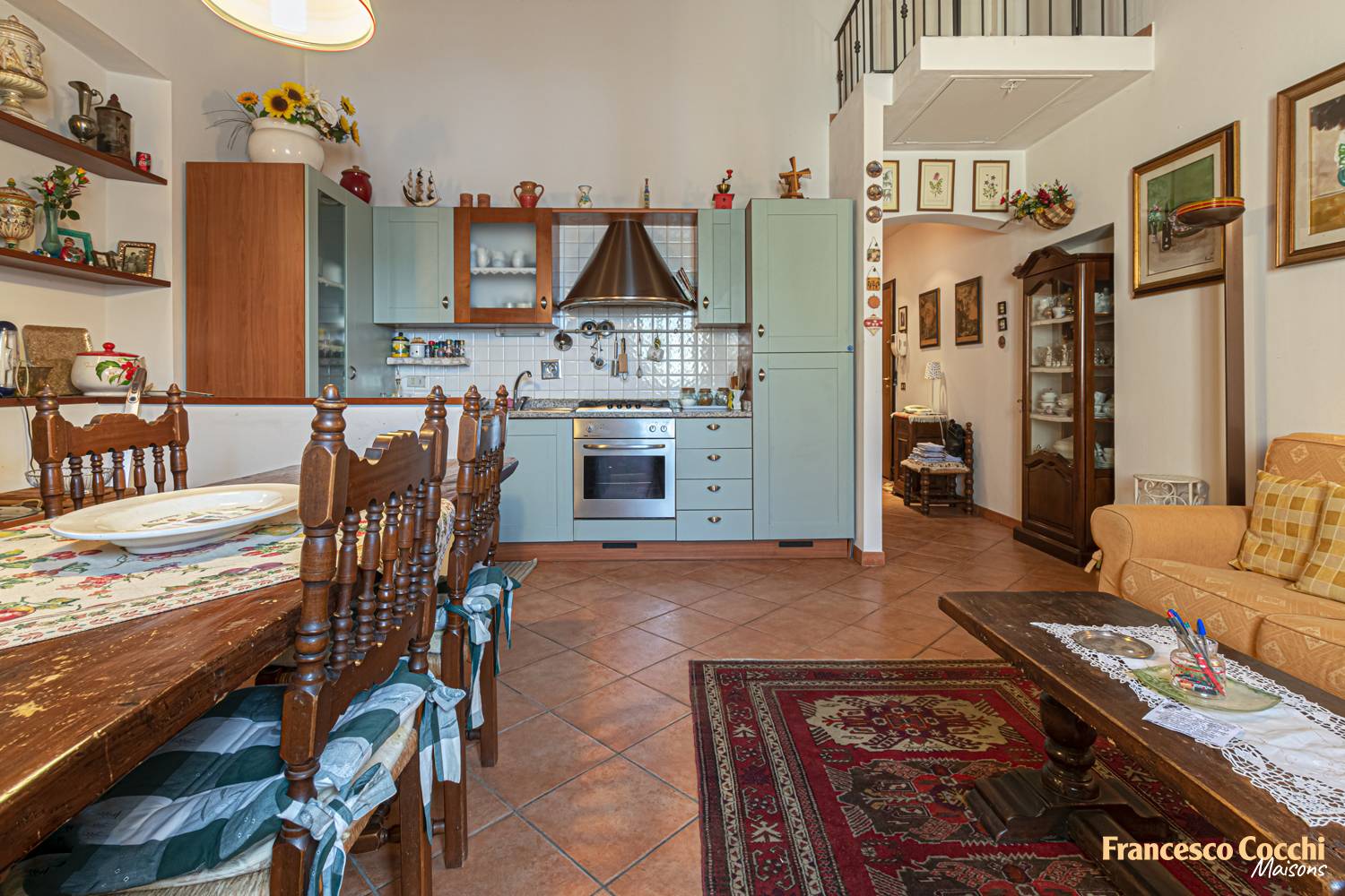 Appartamento dal gusto rustico in complesso colonico ristrutturato a Calenzano