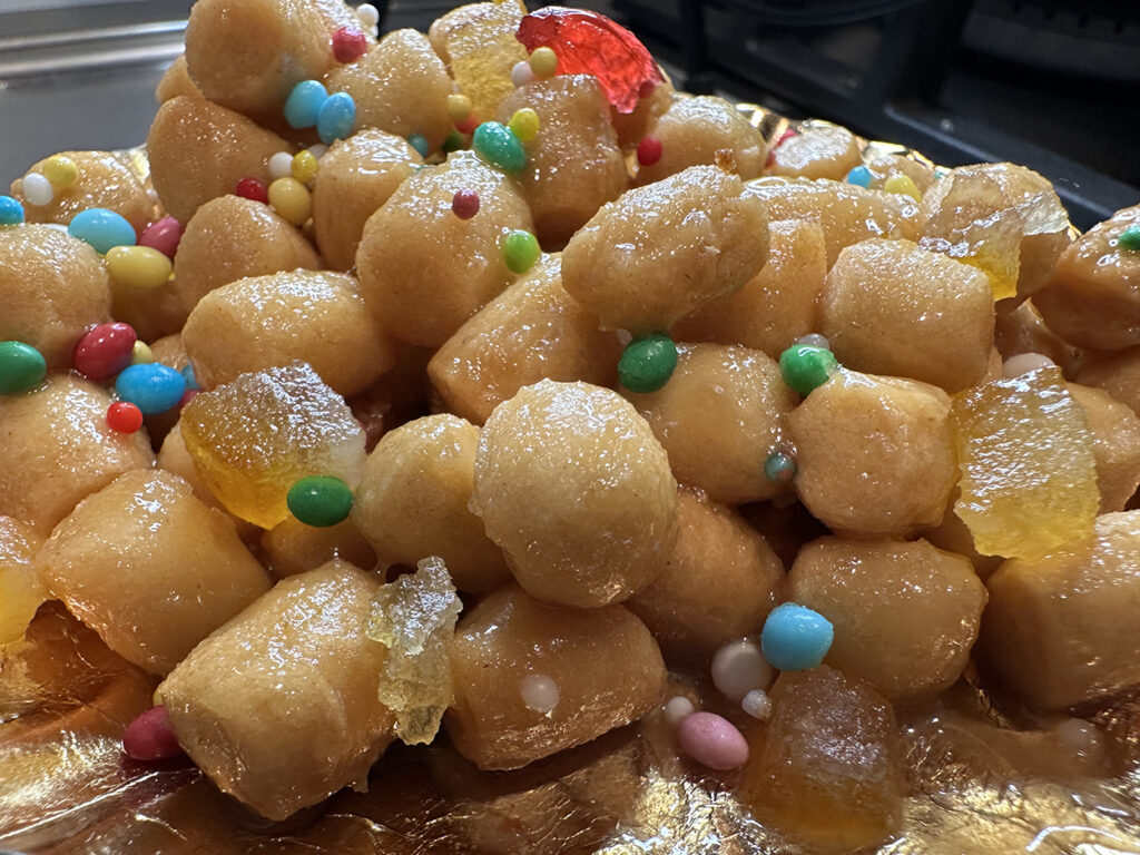 Gli Struffoli Di Natale Di Marisa Laurito, La Ricetta Che Funziona ...