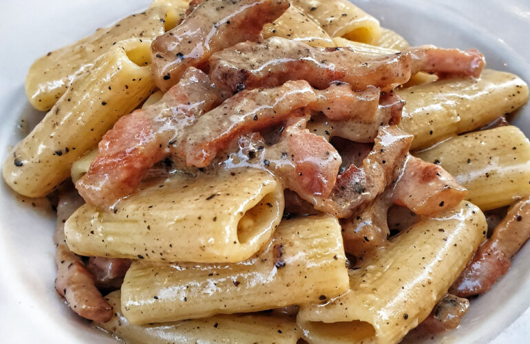 Pasta alla Gricia ignorante, con due trucchi in più, svelati dalla