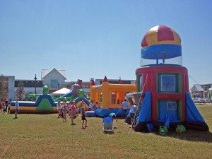 Large Obstacle Course, Bounce House & Inflatable Games At a Big Event!